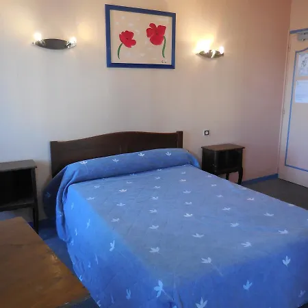 Hotel De La Gare-3