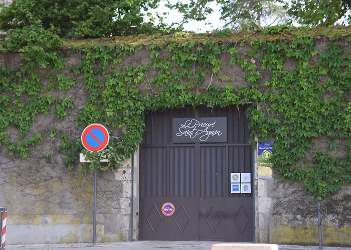 Animaux admis Le Prieure Saint Agnan